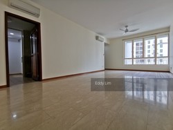 yishun-sapphire photo thumbnail #4